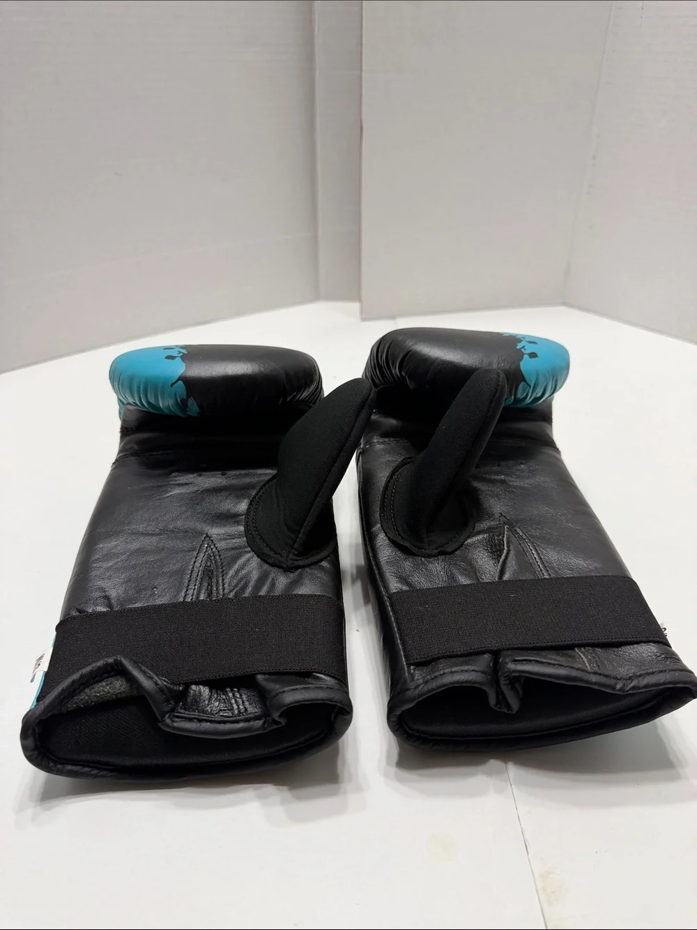 MADABOLIC Teal and Black Training Quick Boxing Gloves Size S/M